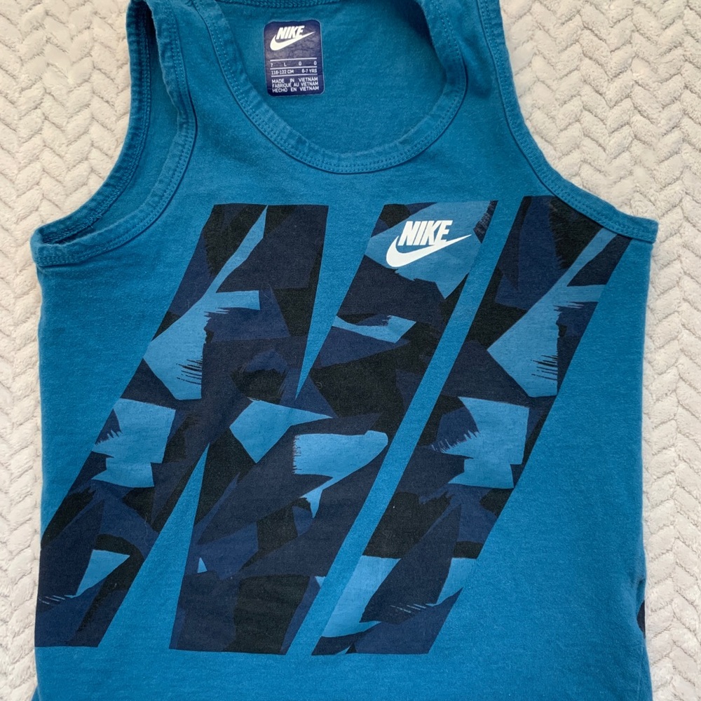 Boys Nike size 7 tank